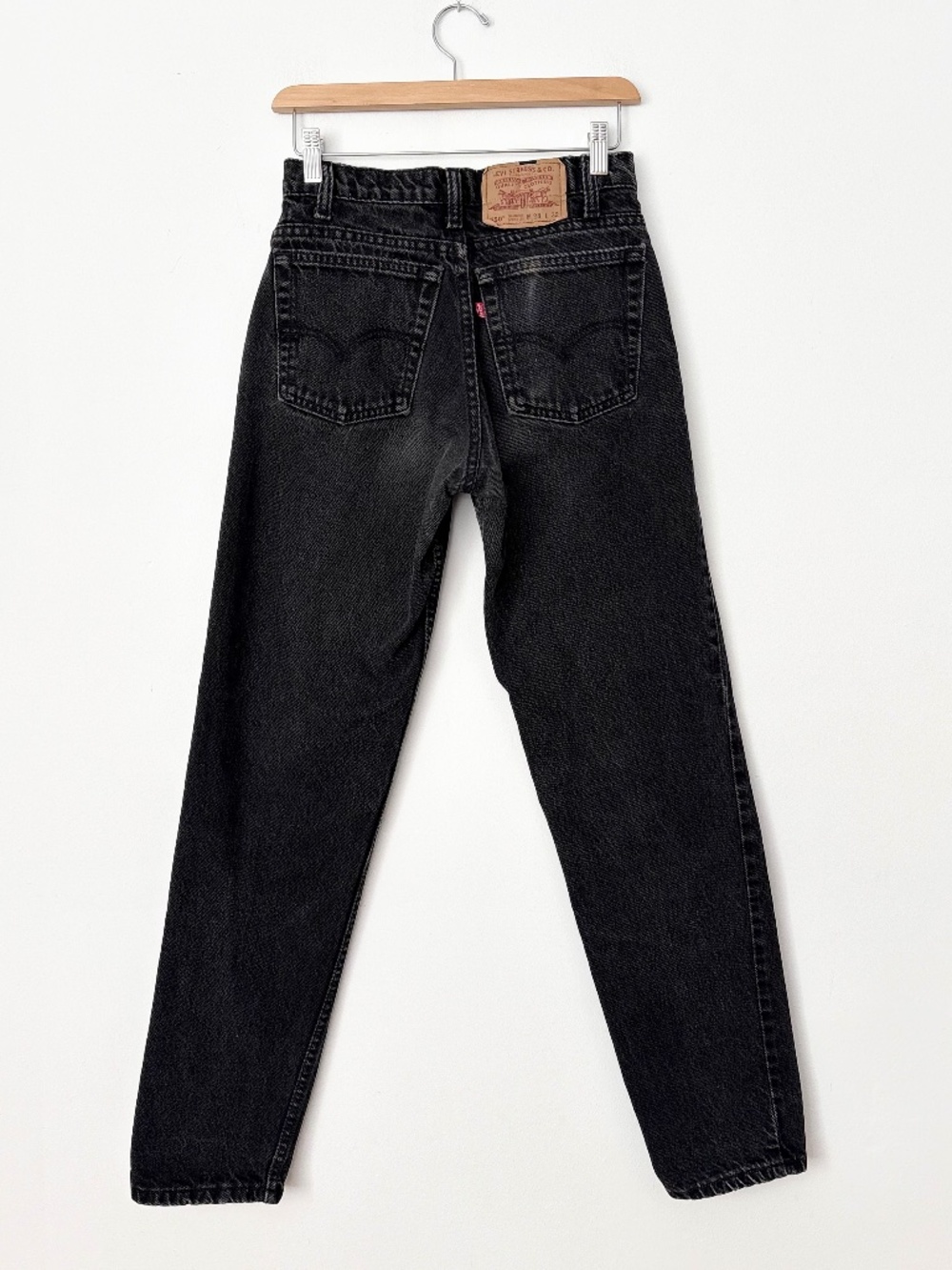 Vintage black Levis 550